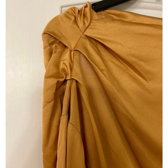 A.L.C NWT Jaime Ruched One Shoulder Top in Tawny/Gold Size 10 - Picture 4 of 14